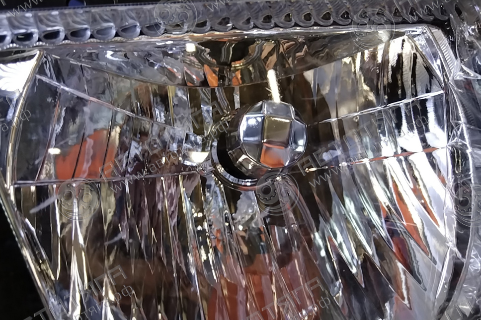 Фара правая мех корректор 4HK1(E3) Isuzu NQR71/75